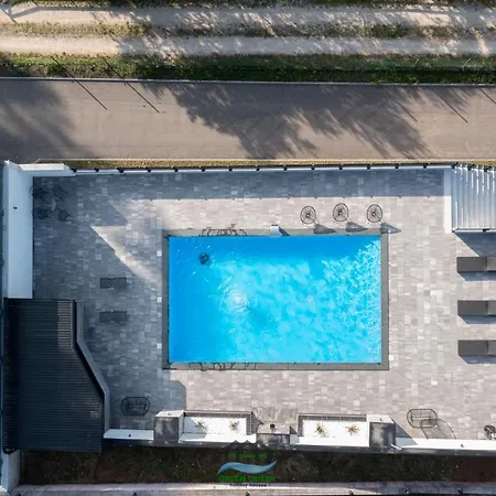 Queen Holiday home